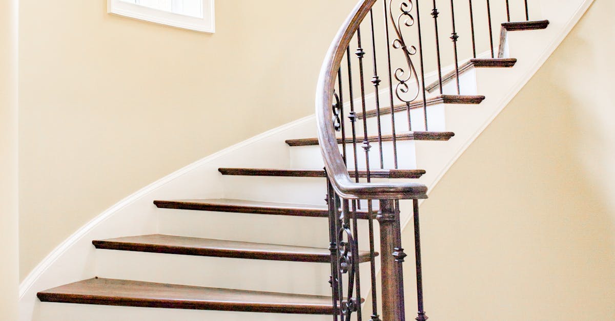 The Role of Flow in Optimising Room Layouts